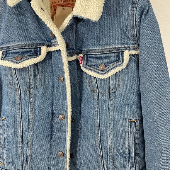 Levi’s Women’s Sherpa Denim Jacket Size SX - Picture 5 of 16